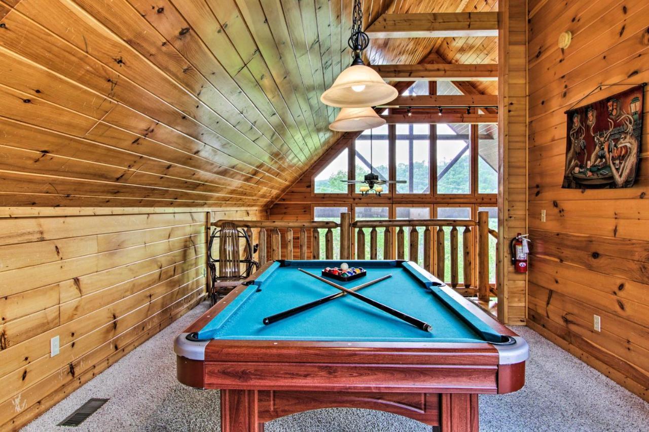 Expansive Gatlinburg Cabin Hot Tub, Deck And Grill! Exterior foto